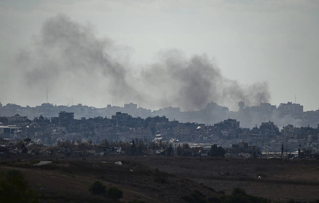 Israel ataca Gaza, tras el anuncio de un acuerdo de paz, según defensa civil