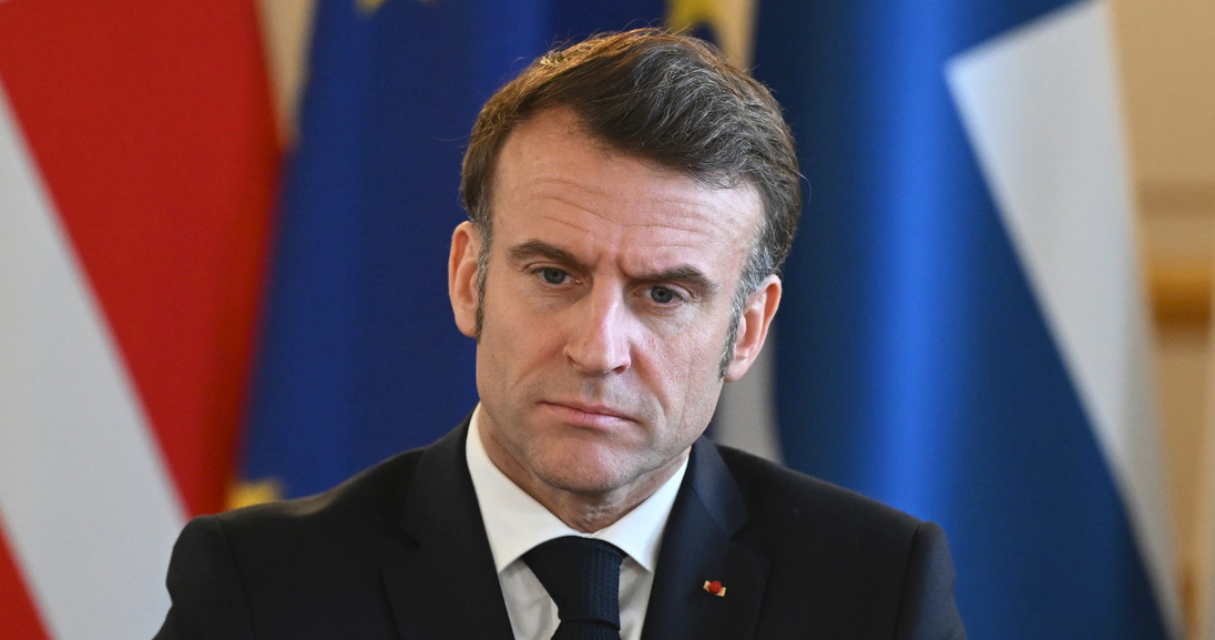 Macron se enreda en la telaraña del caso Epstein: negocios, «boyfriend» y denuncias